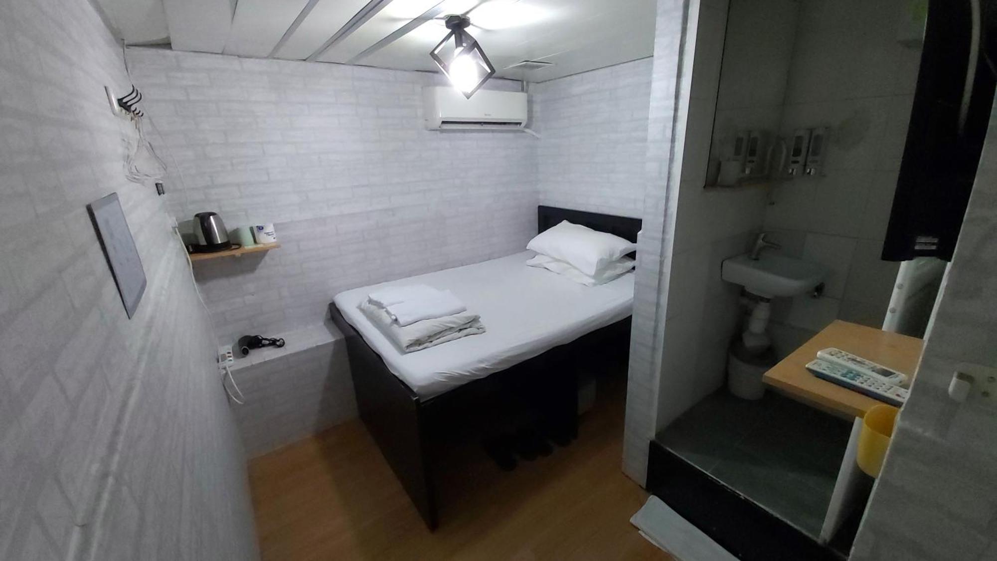 הונג קונג Cozy Inn Jordan Station מראה חיצוני תמונה